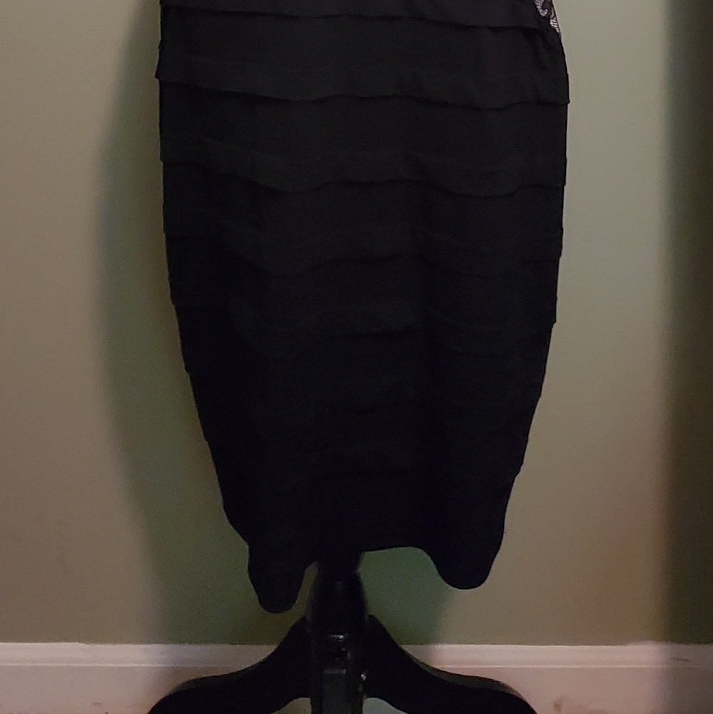 Dress - Picture 3 of 3